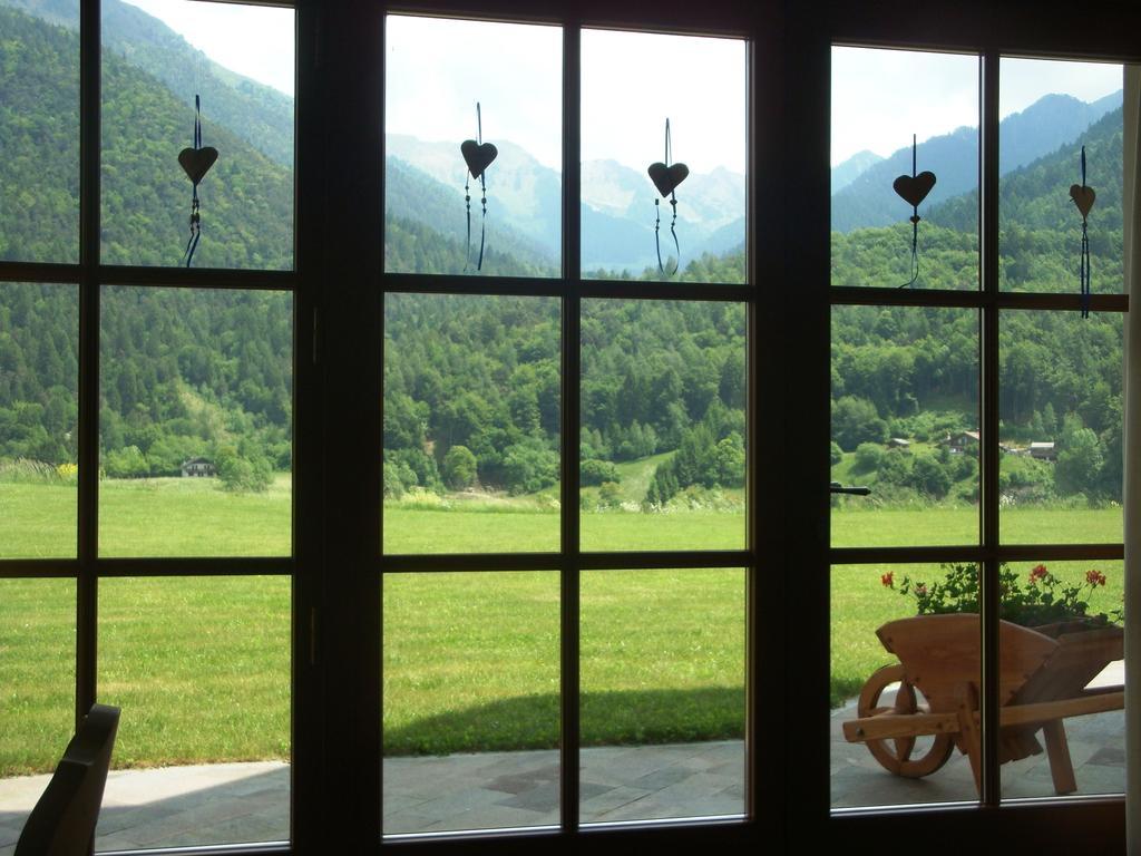 مبيت وإفطار Breguzzo Agritur Cornasest المظهر الخارجي الصورة