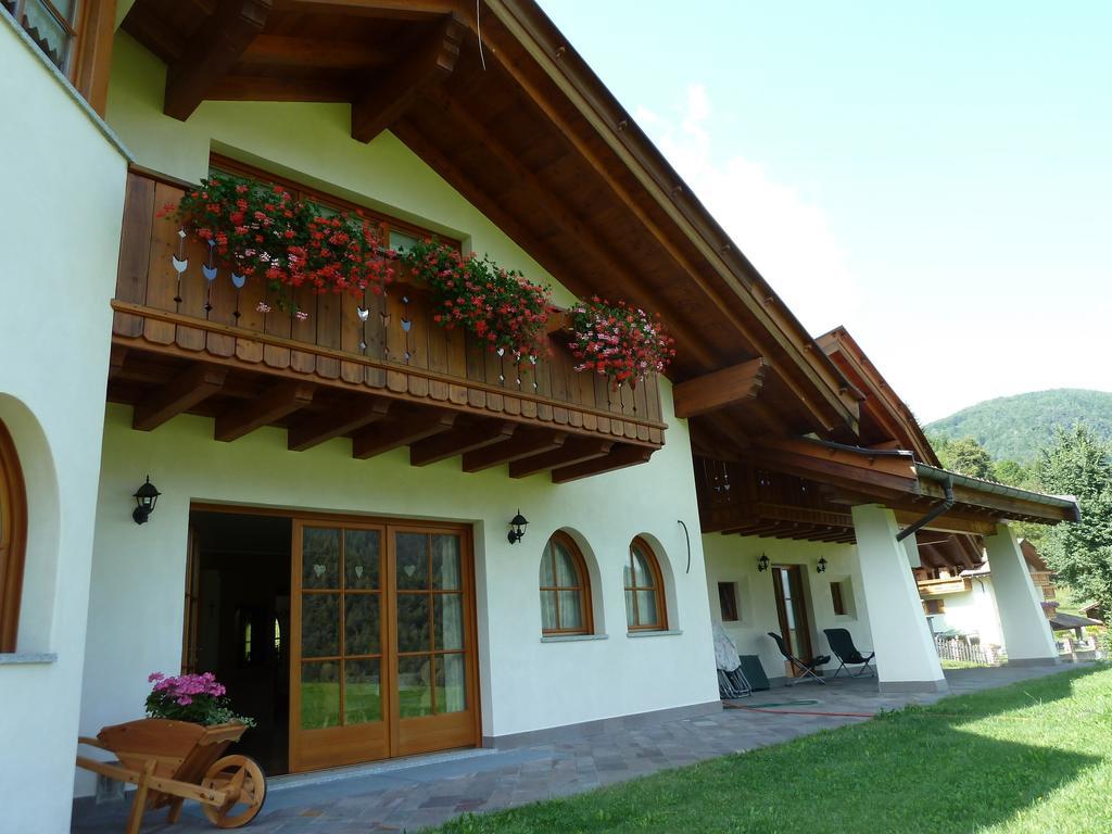 مبيت وإفطار Breguzzo Agritur Cornasest المظهر الخارجي الصورة