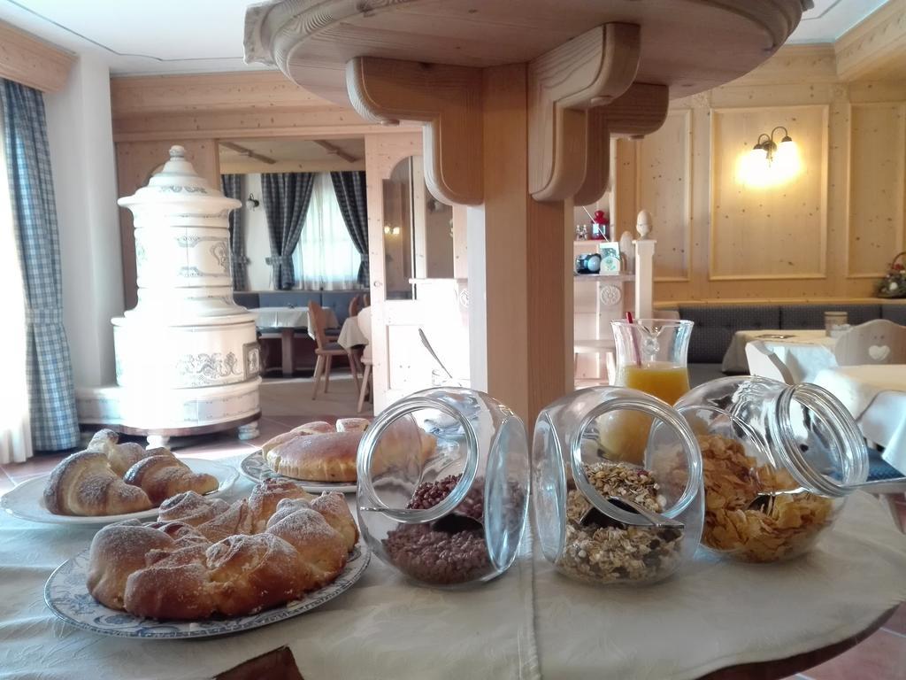 مبيت وإفطار Breguzzo Agritur Cornasest المظهر الخارجي الصورة